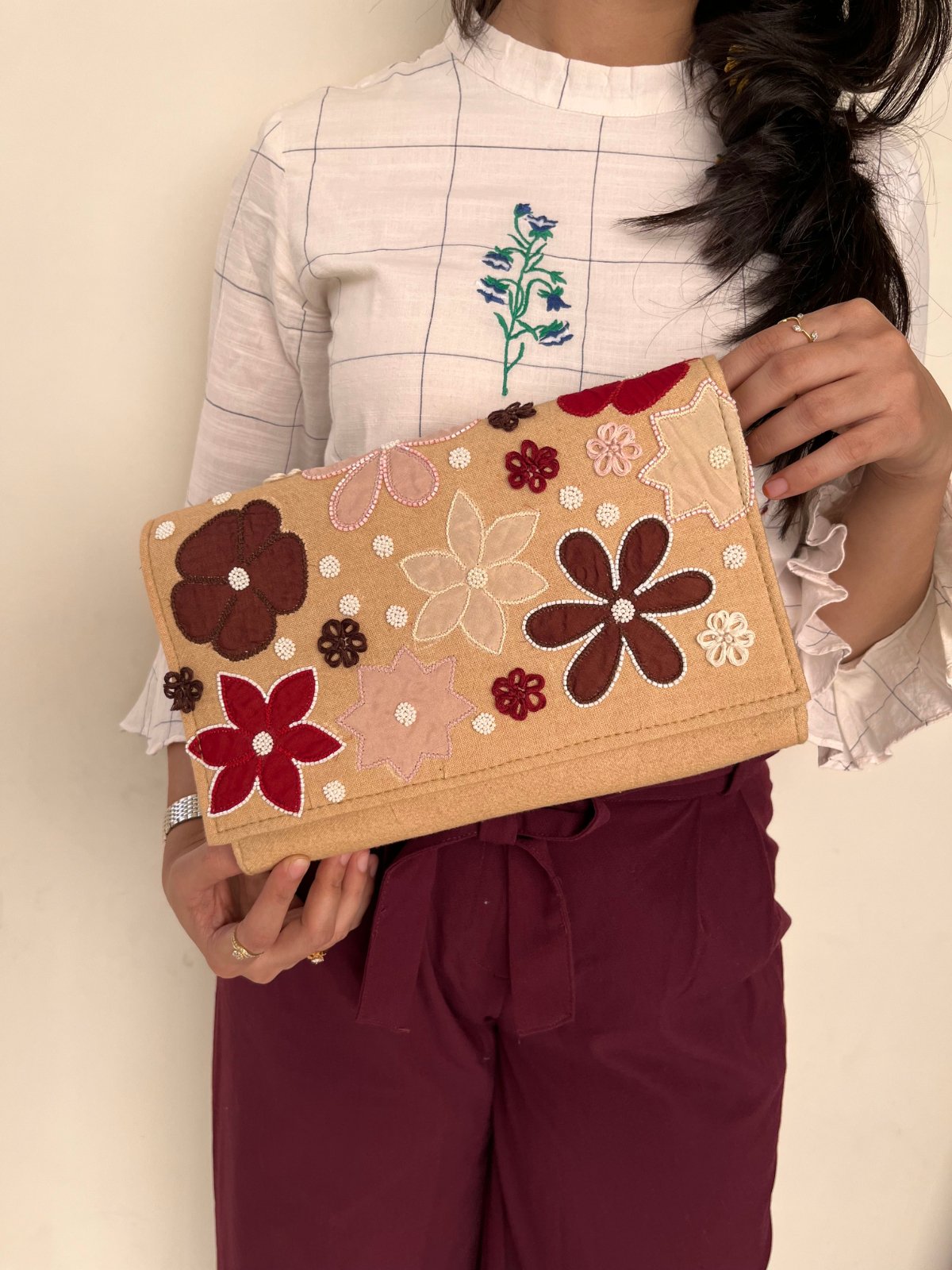 beige-envelope-bag
