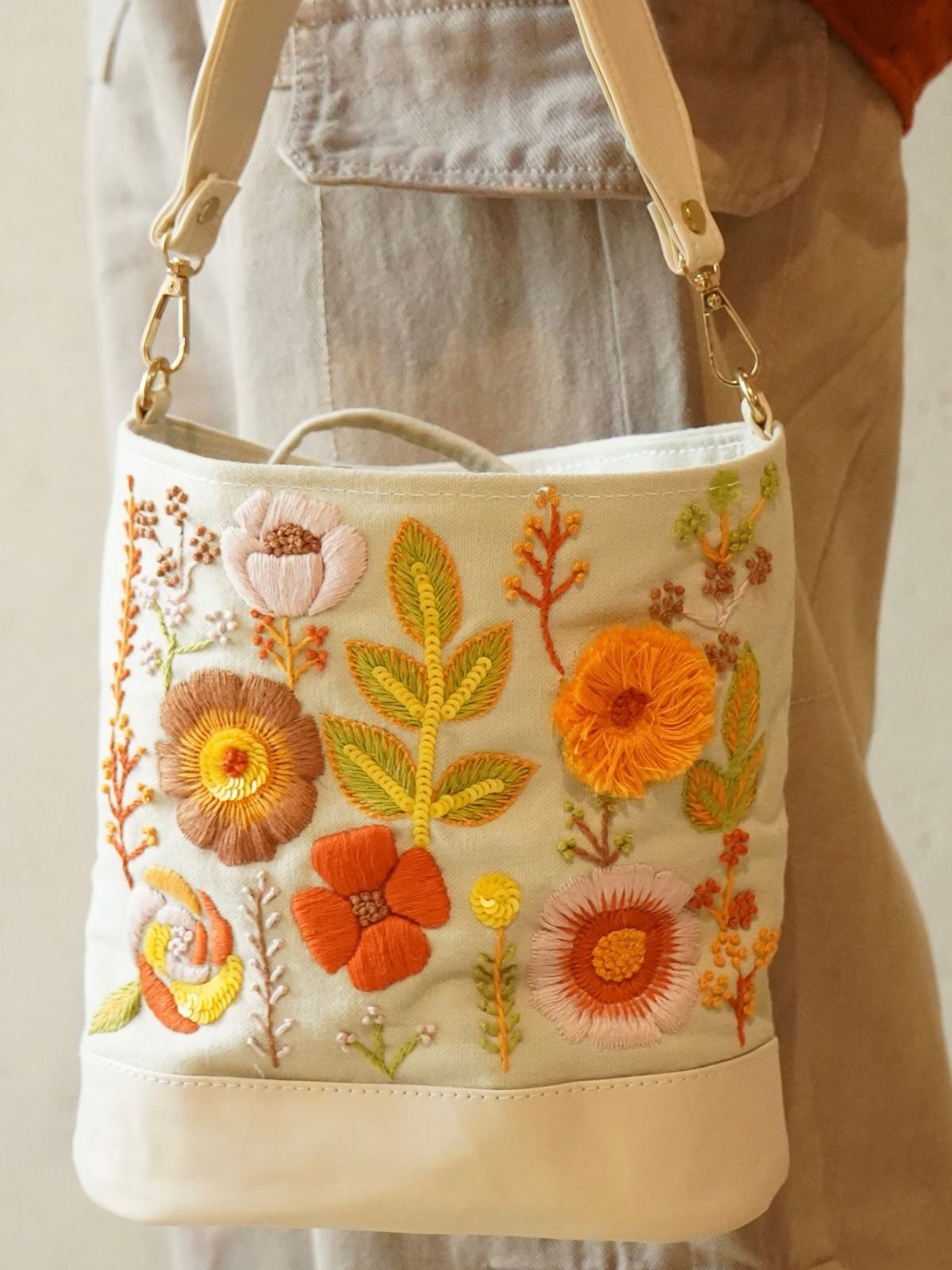 amber-bloom-bucket-bag