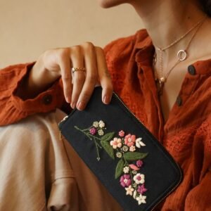 black-mini-bloom-companion