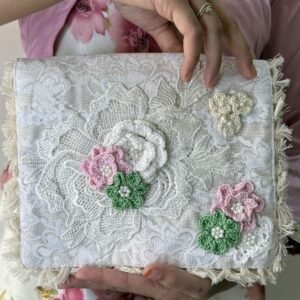 moonlace-envelope-sling-bag