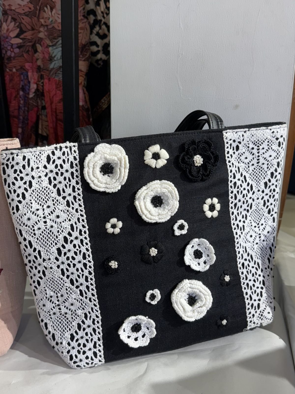 monochromatic-tote-bag